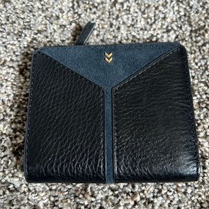 Stella and Dot Covet small wallet